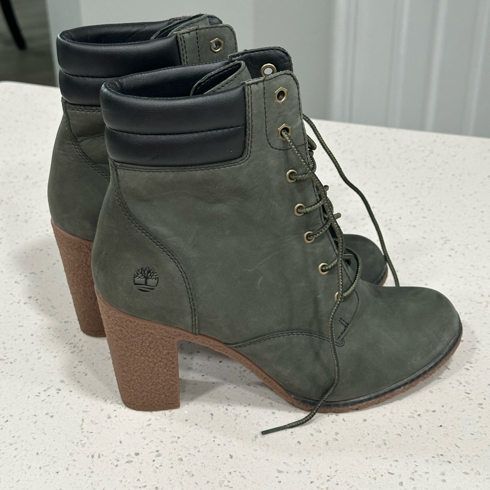 Timberland Women’s Tillston Olive Nubuck leather boot (olive color). Size #10.